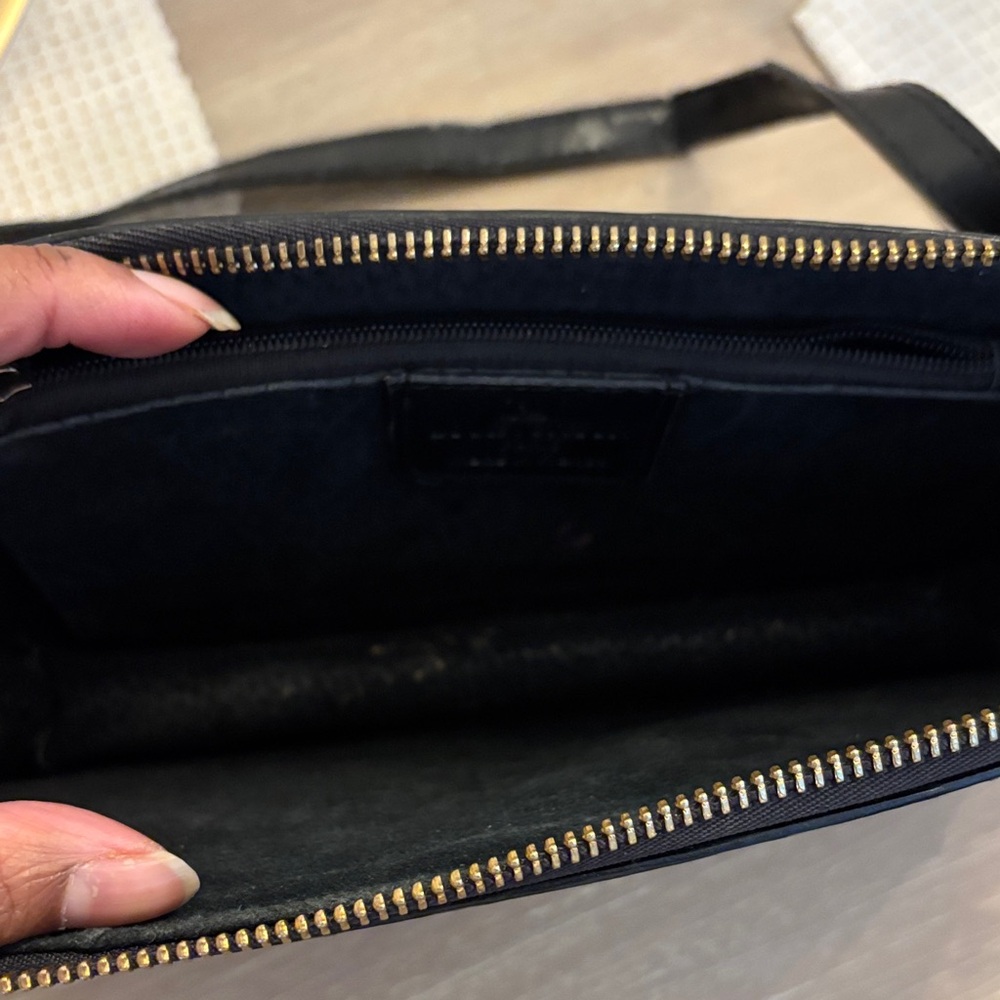 Louis Vuitton Black Epi Poichette - Picture 8 of 12